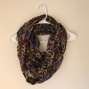 🎄3 for 12🎄 Cheetah print infinity scarf